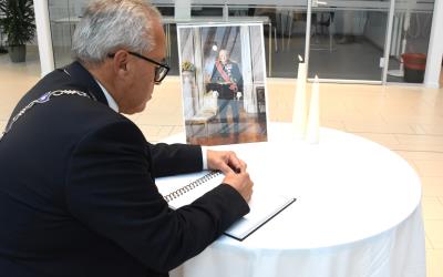 Lenkje til artikkel: Kondolanseprotokoll og open kyrkje