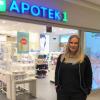 Hege-Kristine Lorentzen ønskjer velkomen til vaksinasjon på Apotek 1 Sund Senter frå onsdag 26. januar.