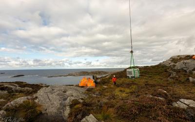 No er materiell og utstyr til grunnarbeid på plass.