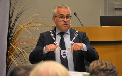 Ordførar Tom Georg Indrevik leia presentasjonen av prosjektet.