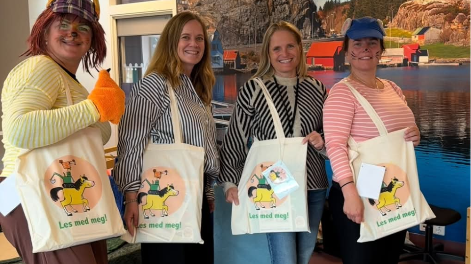 Lenkje til artikkel: Les med meg: Bokposebibliotek opna i Spildepollen kystbarnehage