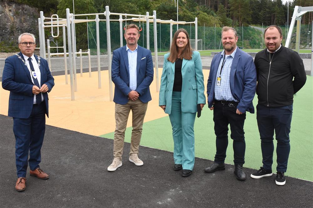 Frå opninga av nytt uteområde - Klikk for stort bilete