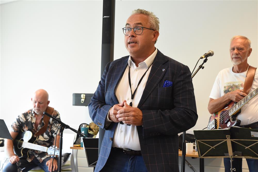 Tom Georg Indrevik - Klikk for stort bilete
