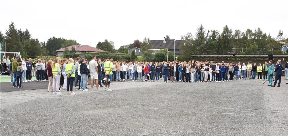 Frå opninga av nytt uteområde - Klikk for stort bilete