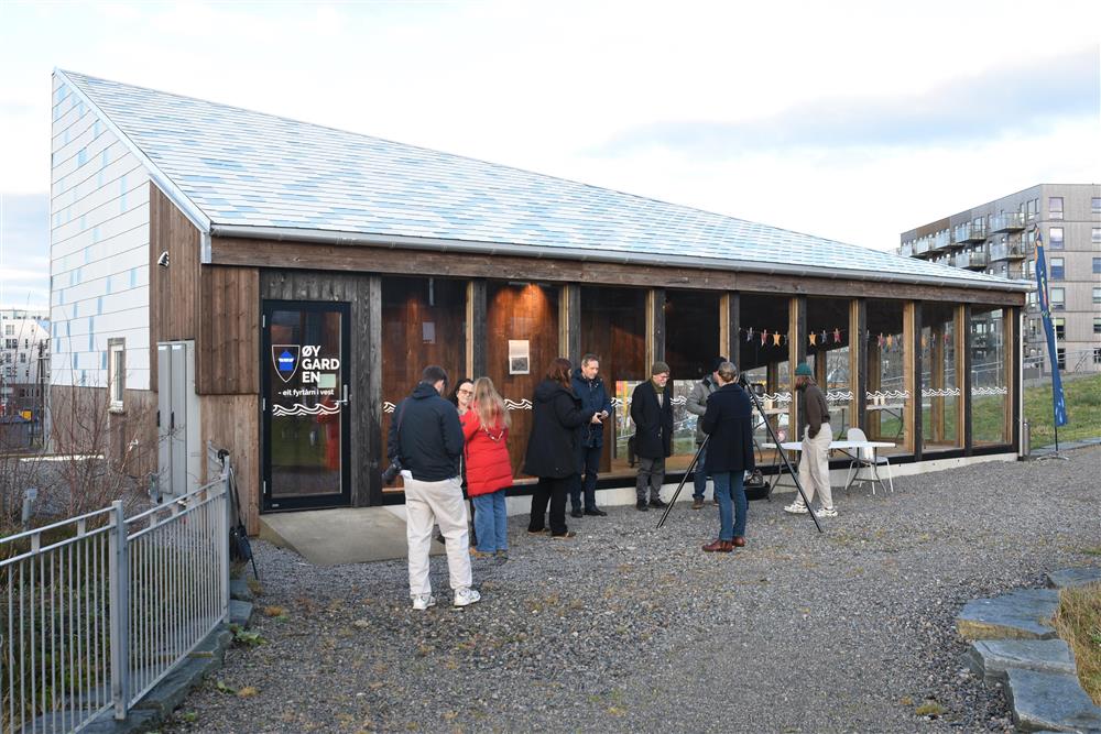 Frå opninga av gjenbruksløa - Klikk for stort bilete