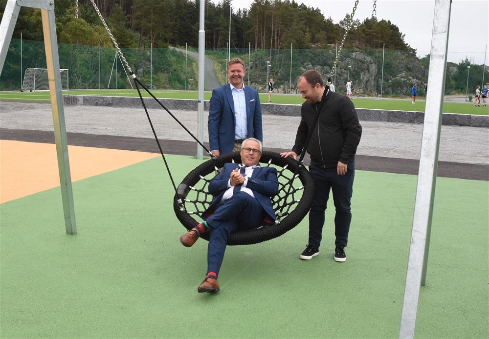 Frå opninga av nytt uteområde - Klikk for stort bilete