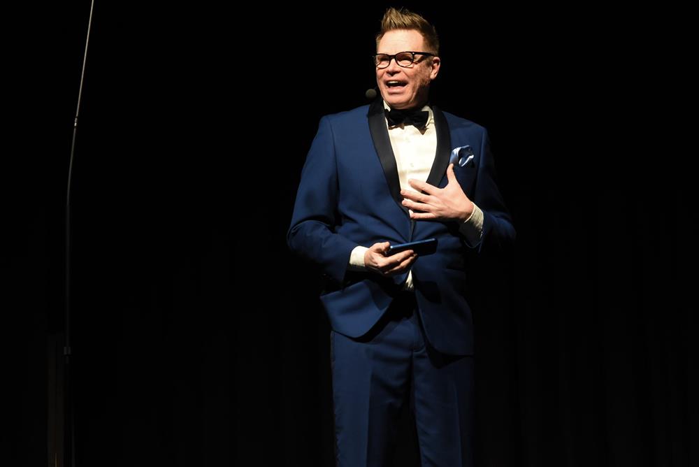 Konferansier Tony Ågotnes - Klikk for stort bilete