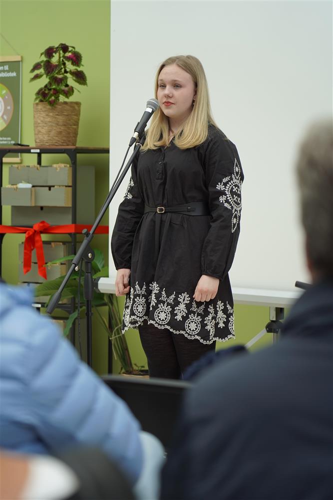 Frå opninga av hagebiblioteket og frøbiblioteket - Klikk for stort bilete