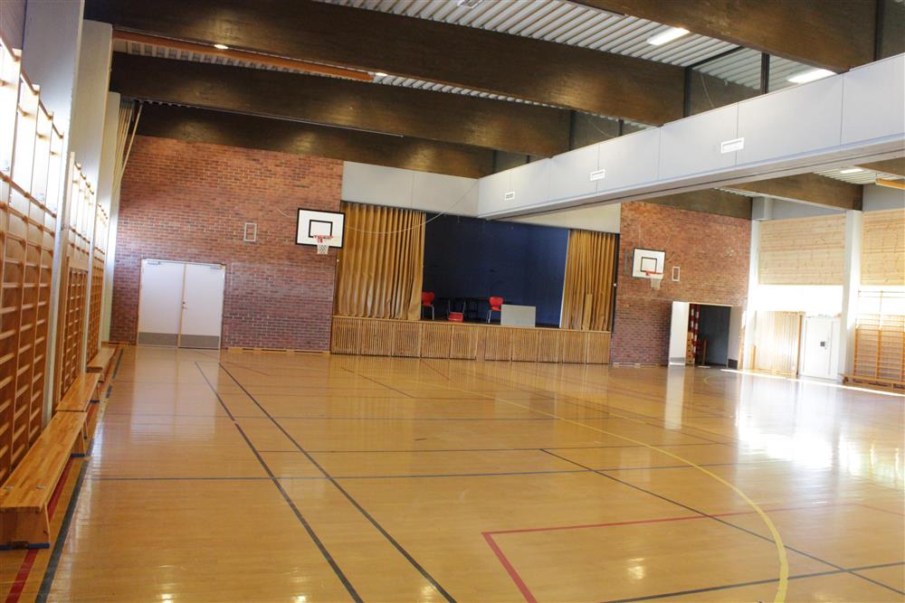 Gymsalen til Fjell ungdomsskule - Klikk for stort bilete