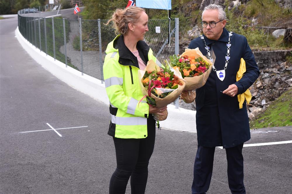 Therese Skårnes Borgen (samfersel) og Tom Georg Indrevik - Klikk for stort bilete