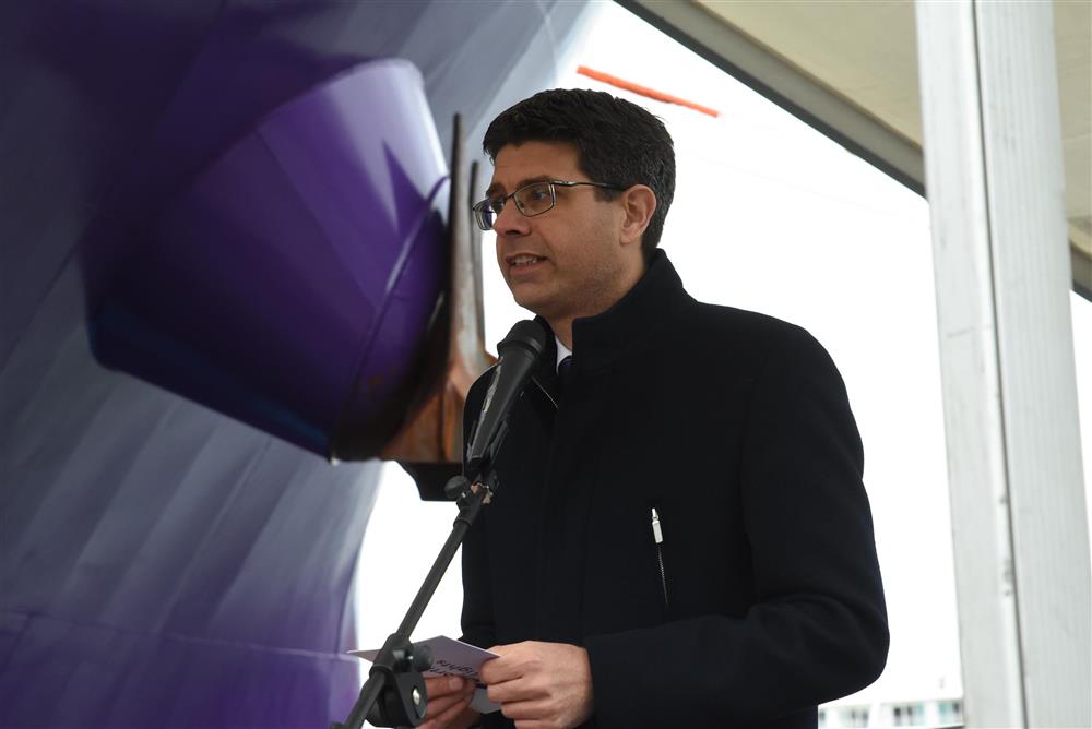 Frå skipsdåpen - Klikk for stort bilete