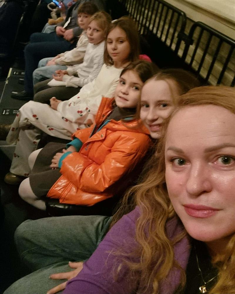 Frå teaterbesøket - Klikk for stort bilete