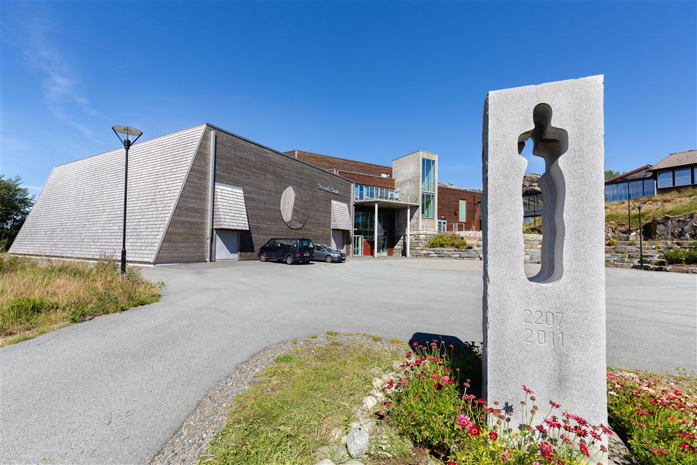 Stranda skule - Klikk for stort bilete