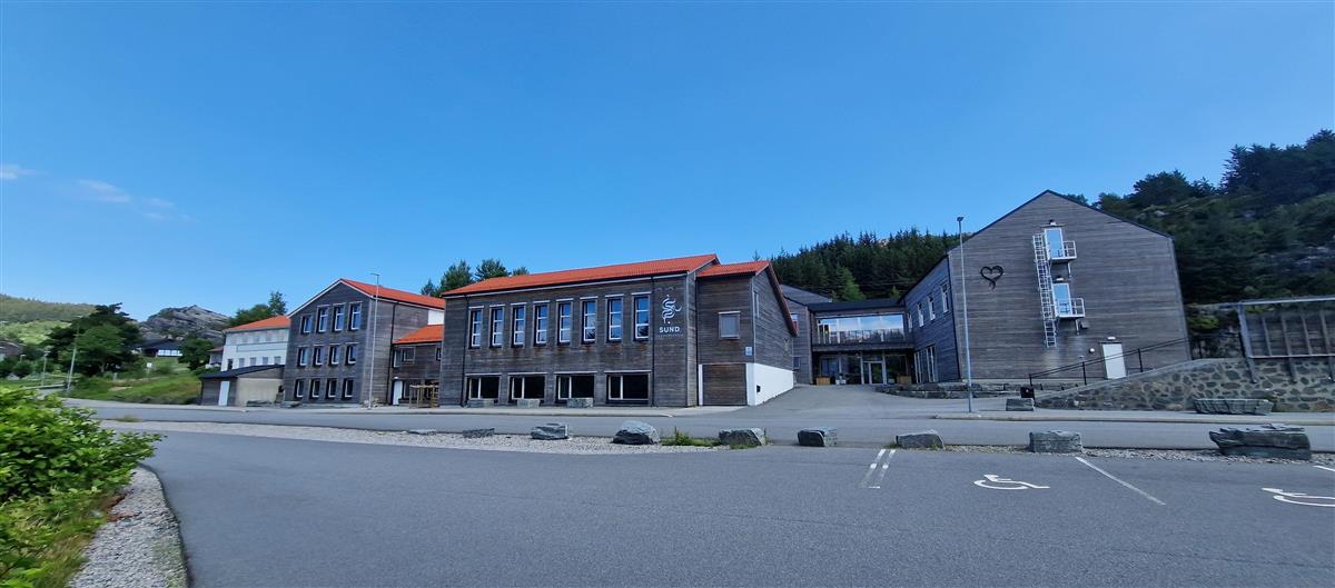 Sund ungdomsskule - Klikk for stort bilete