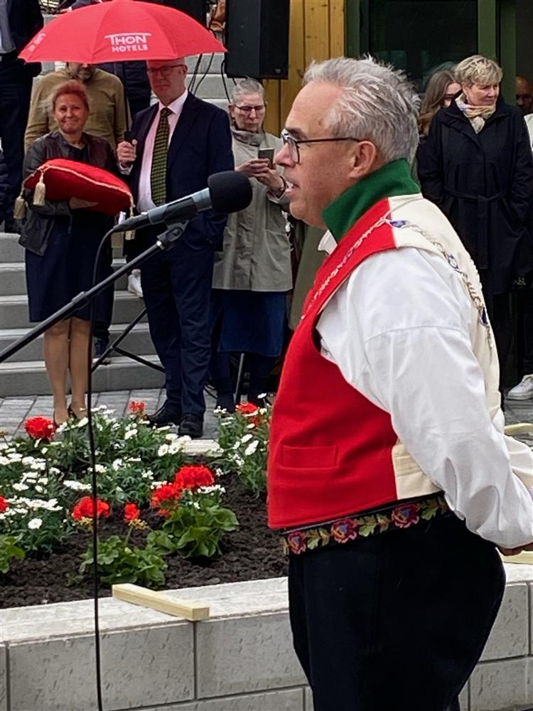 Tom Georg Indrevik - Klikk for stort bilete
