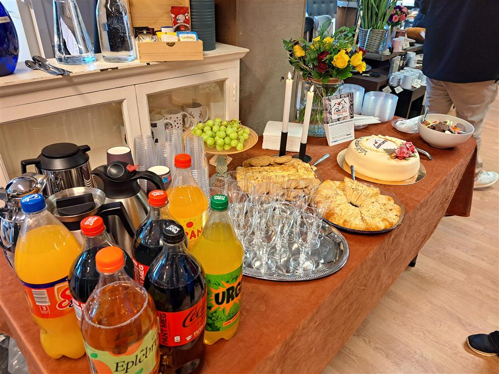 Frå opning av nytt lokale for Basecamp arbeidspraksis - Klikk for stort bilete