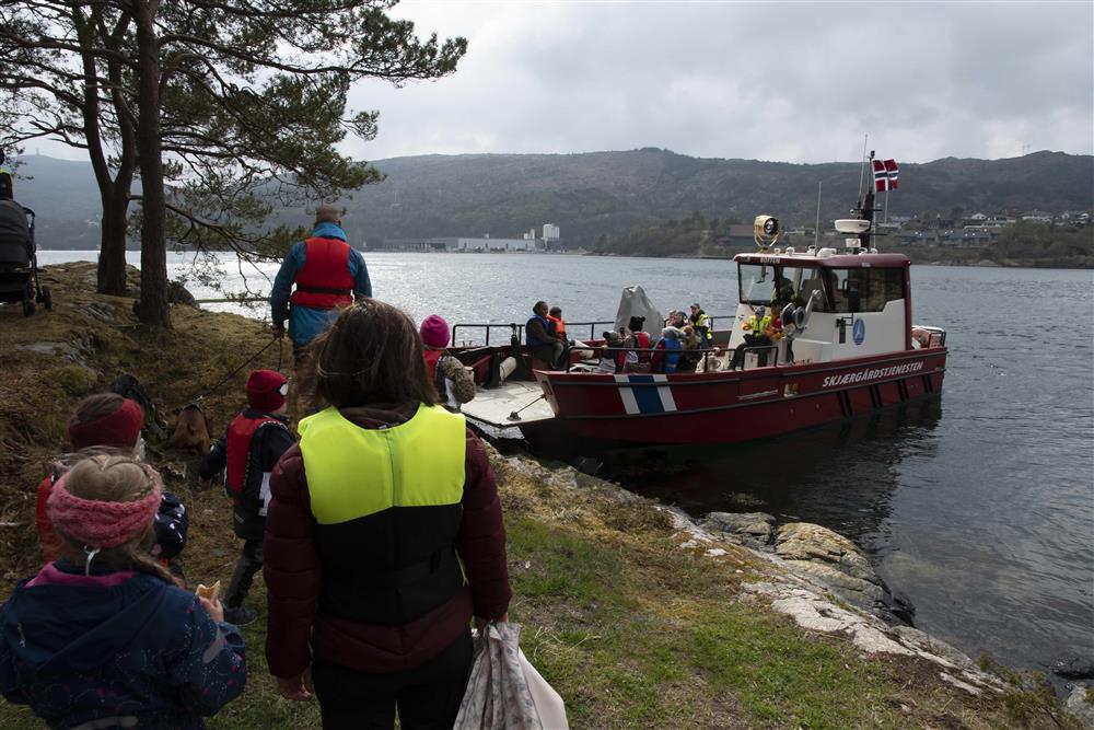 Tur med arbeidsbåten til Skjærgårdtjenesten - Klikk for stort bilete