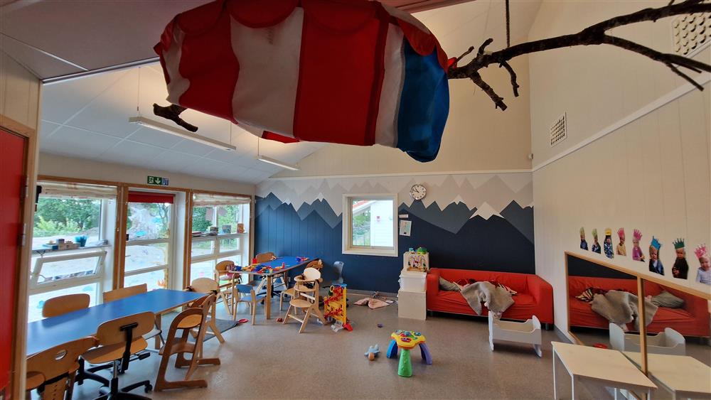 Klokkarvik barnehage - Klikk for stort bilete