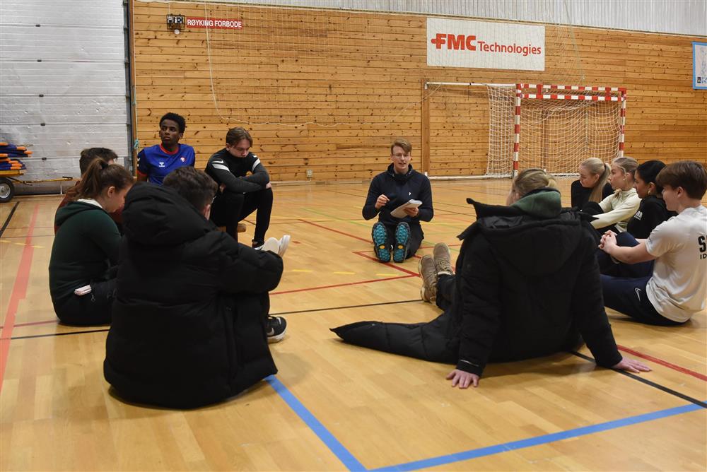 Frå balansegruppetreninga i Bildøyhallen - Klikk for stort bilete