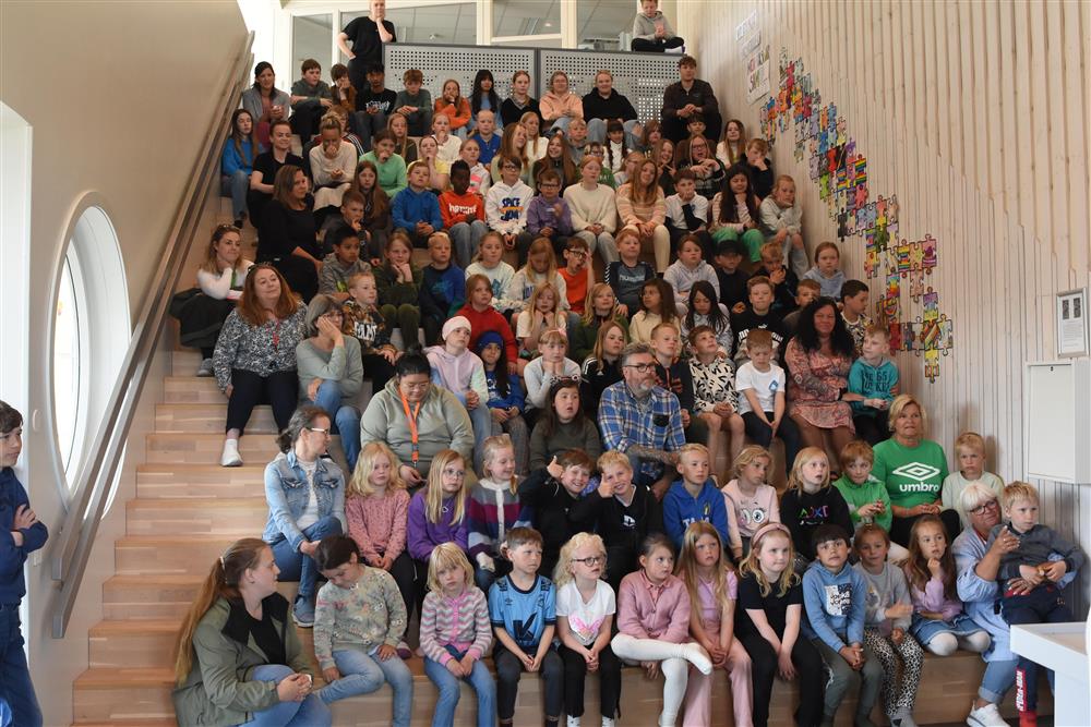 Heile elevflokken - Klikk for stort bilete