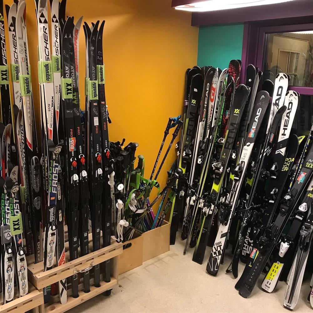 Skiutstyr - Klikk for stort bilete