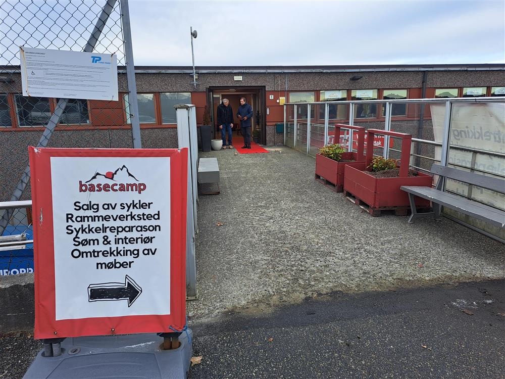 Frå opning av nytt lokale for Basecamp arbeidspraksis - Klikk for stort bilete