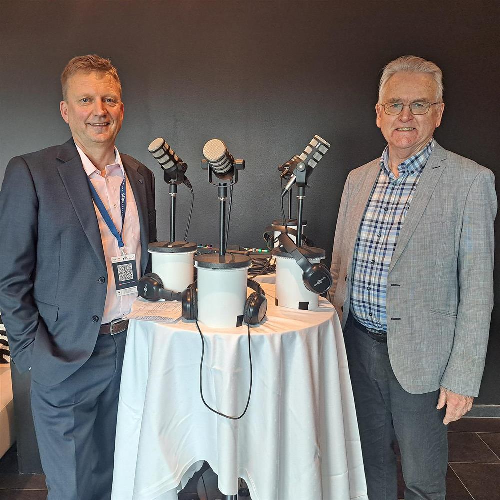 Johnny Breivik og Gunnar Staalesen på Panorama Hotell & Resort  - Klikk for stort bilete