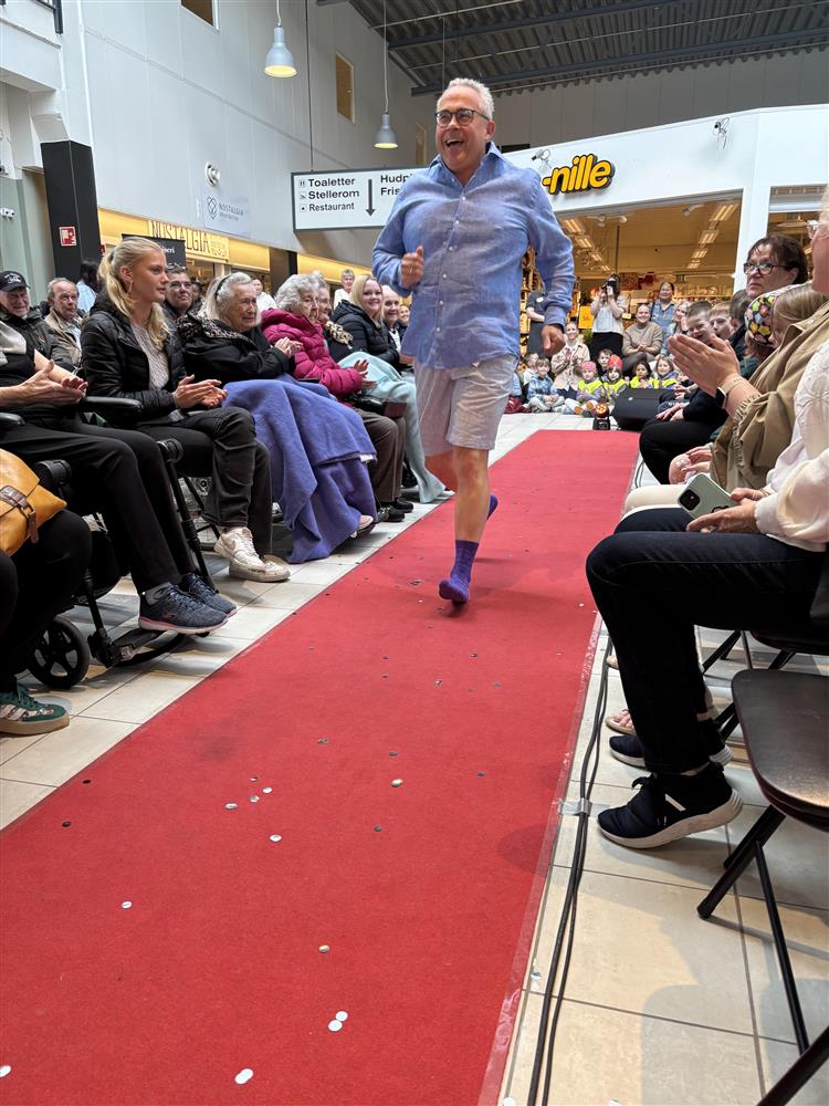 Frå moteshowet på Rong - Klikk for stort bilete