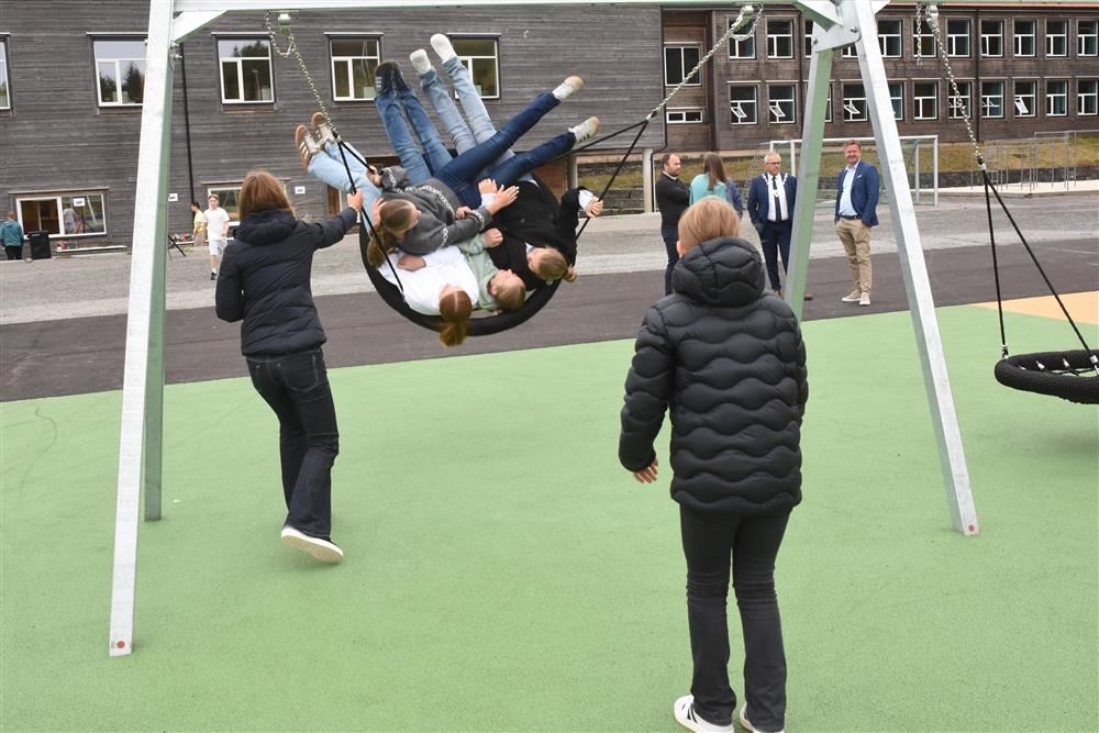 Frå opninga av nytt uteområde - Klikk for stort bilete