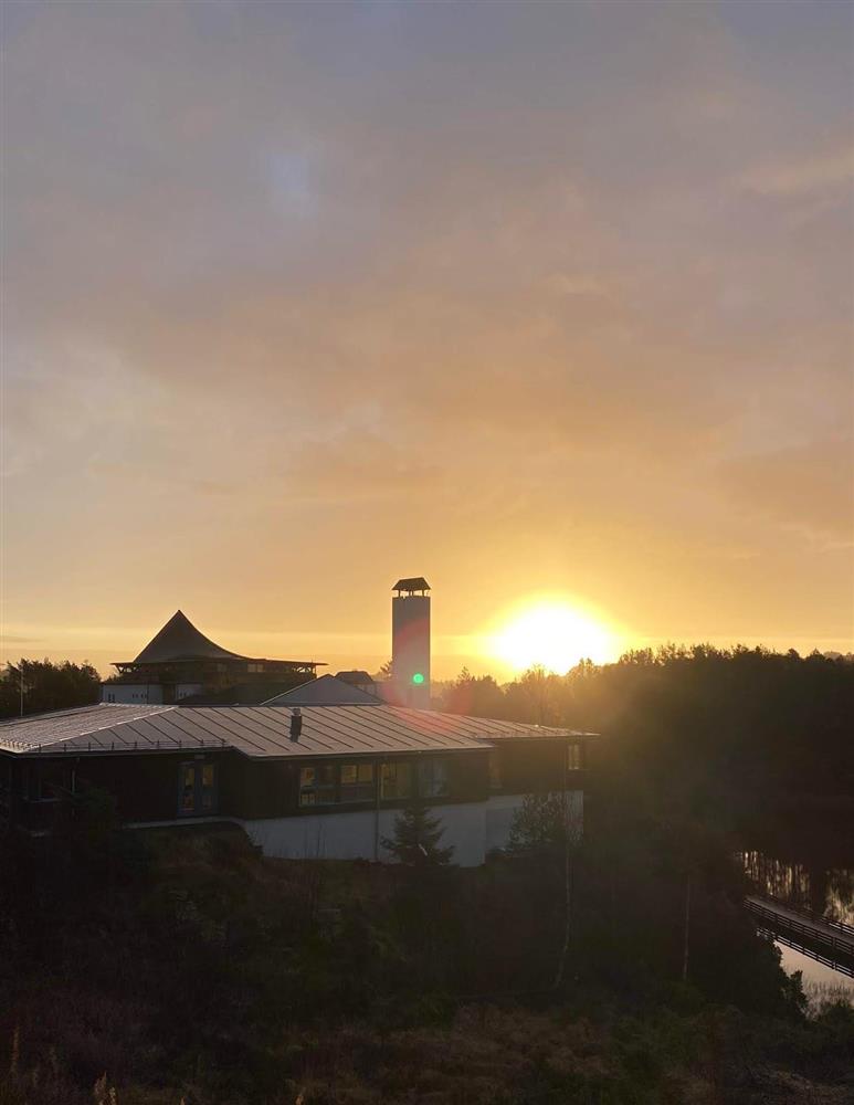 Foldnes kyrkje - Klikk for stort bilete