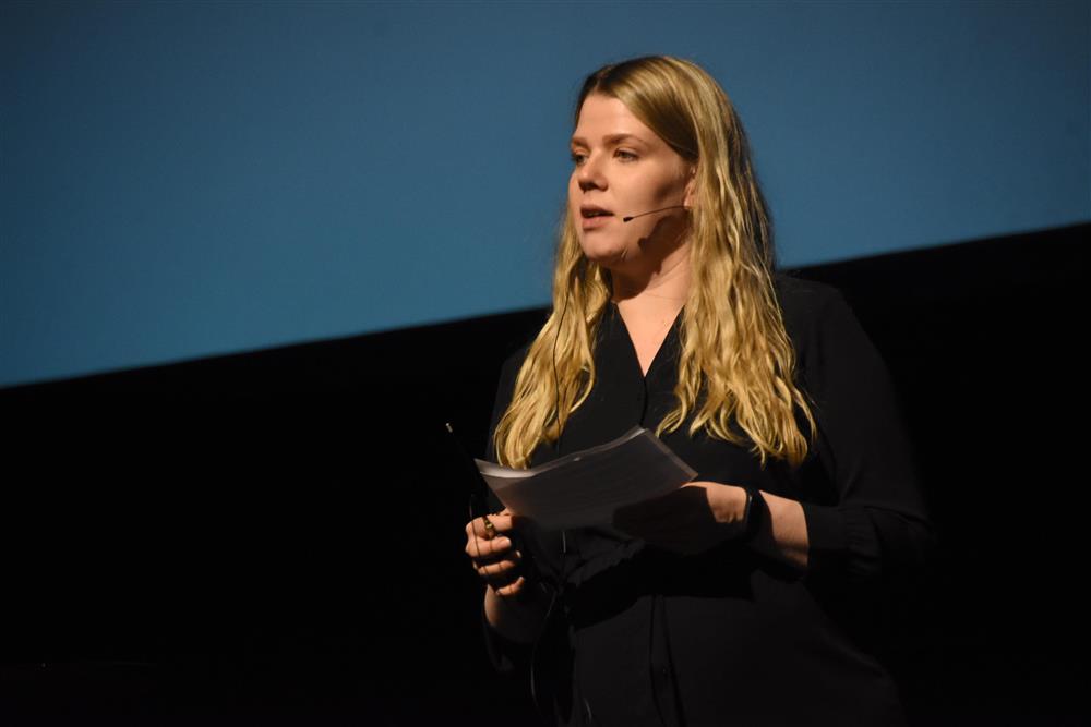 Sara Hamre Sekkingstad - Klikk for stort bilete
