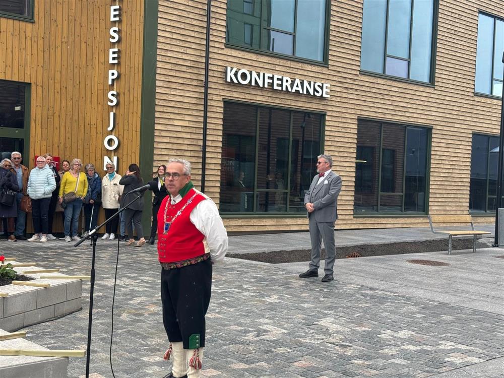 Tom Georg Indrevik - Klikk for stort bilete