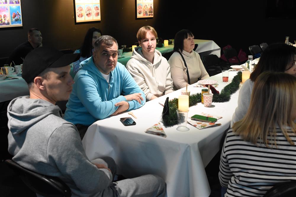 Deltakarar på arrangementet på Odeon Sotra Kin - Klikk for stort bilete
