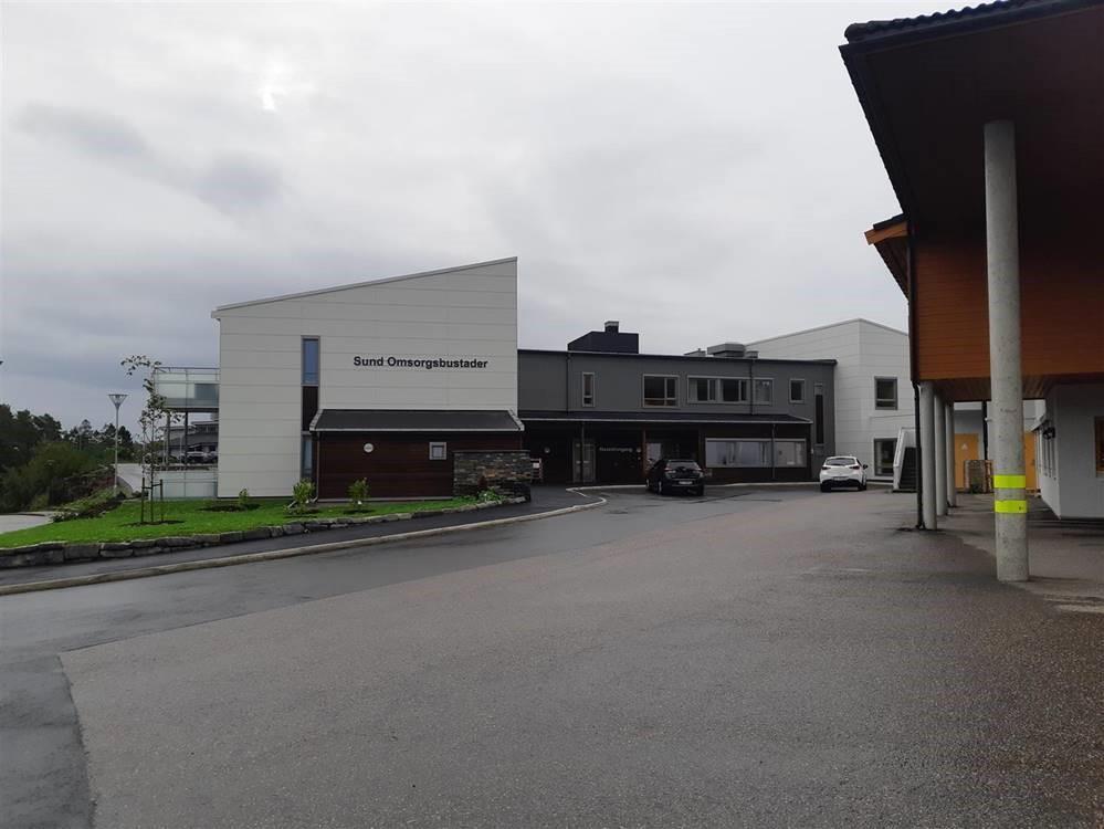 Hidlamyrane omsorgsbustader - Klikk for stort bilete