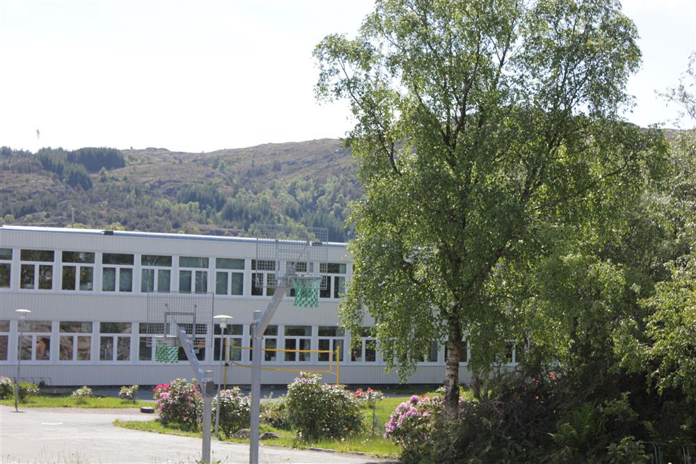 Fjell ungdomsskule - Klikk for stort bilete