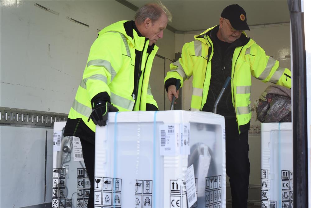 Frakting møbar - Klikk for stort bilete