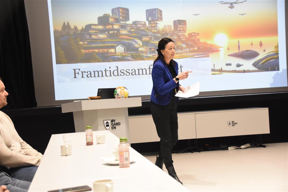 Marianne Furheim presenterte Framtidssamfunnet - Klikk for stort bilete