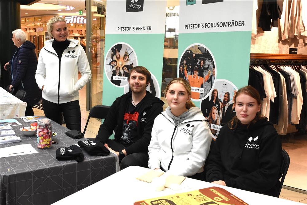Utstillarar. - Klikk for stort bilete