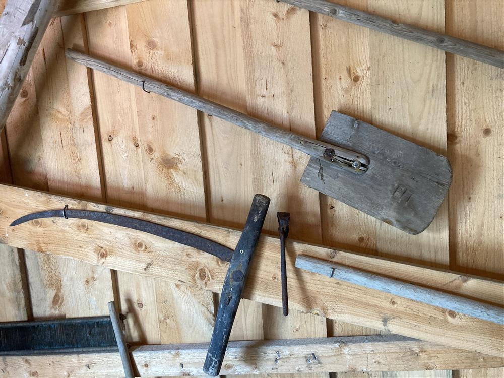 Torvutstyr - Klikk for stort bilete