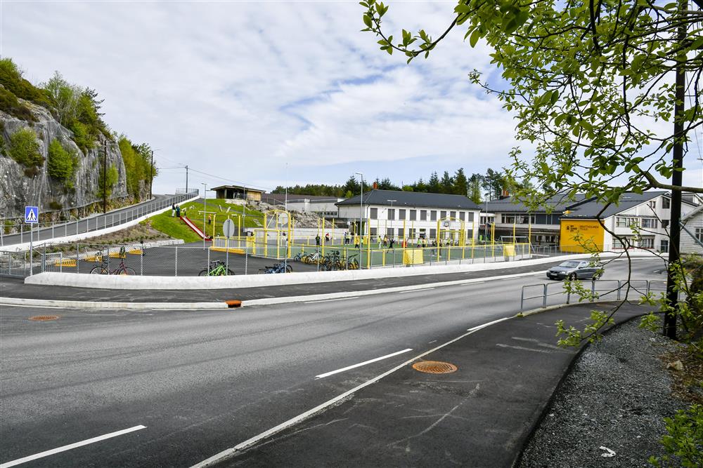 Brattholmen skule - Klikk for stort bilete
