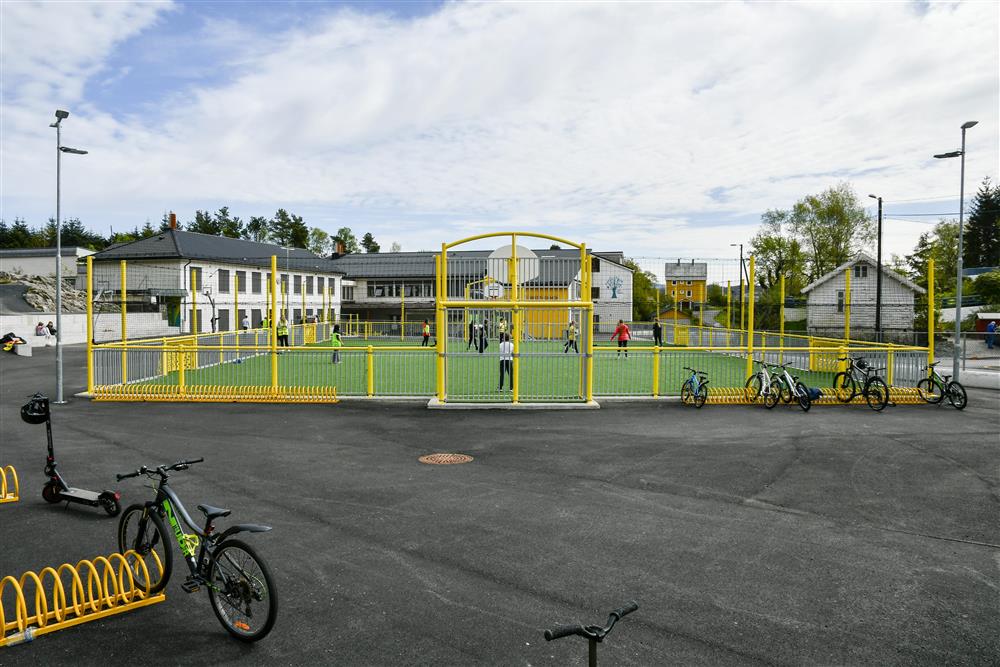 Brattholmen skule - Klikk for stort bilete