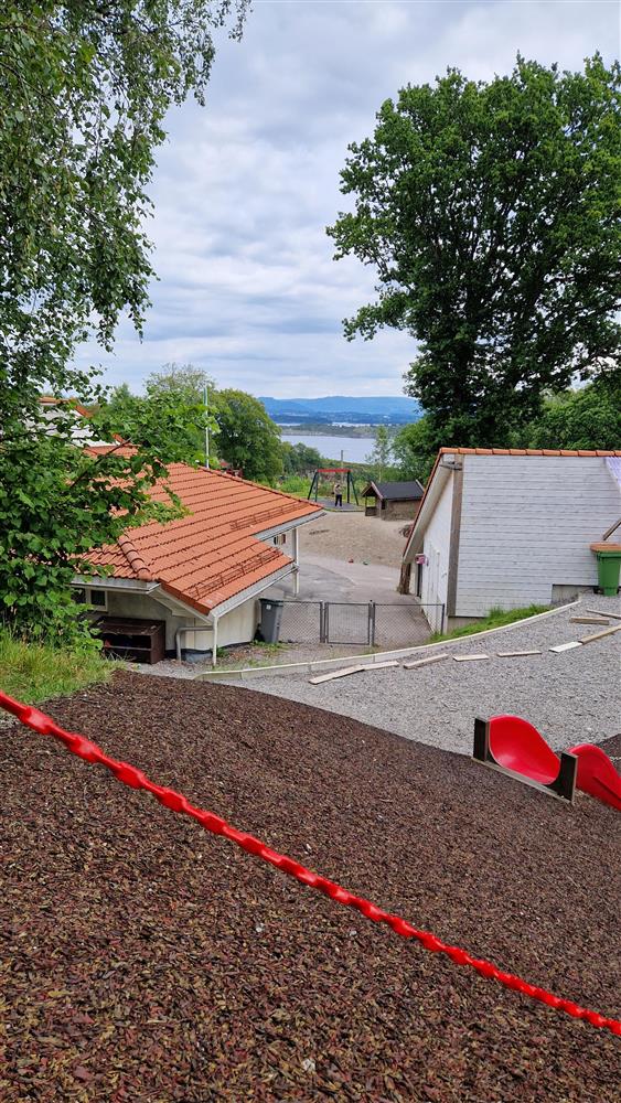 Klokkarvik barnehage - Klikk for stort bilete