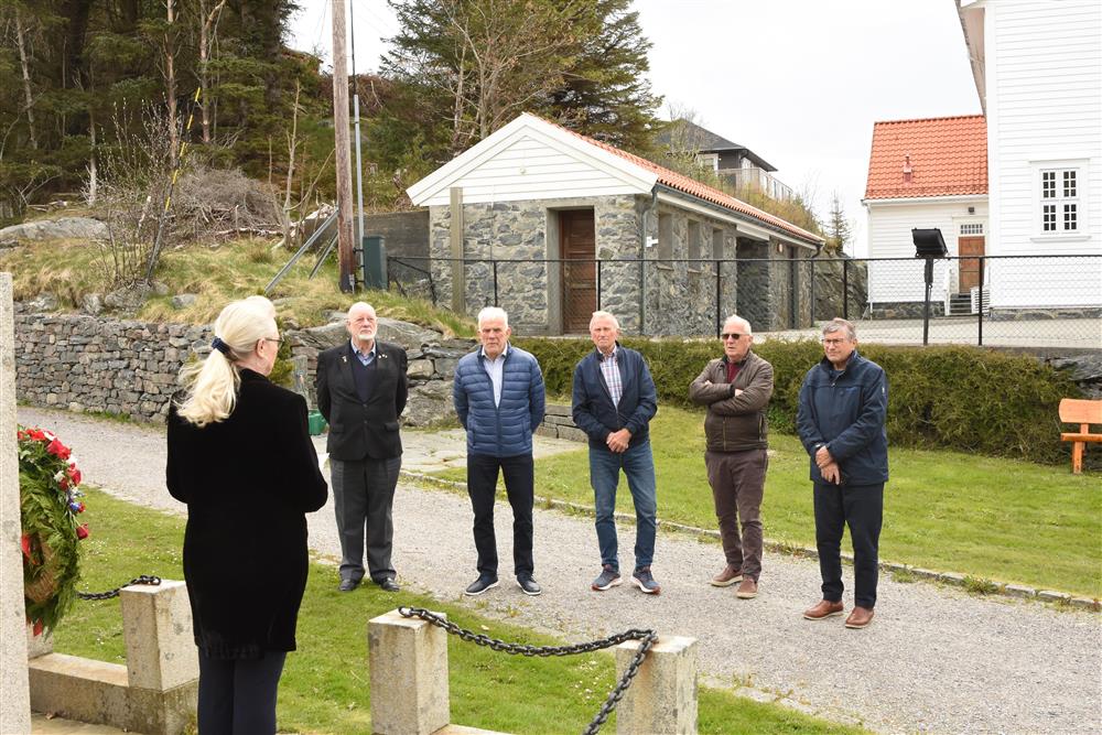 Blomvåg kyrkje - Klikk for stort bilete