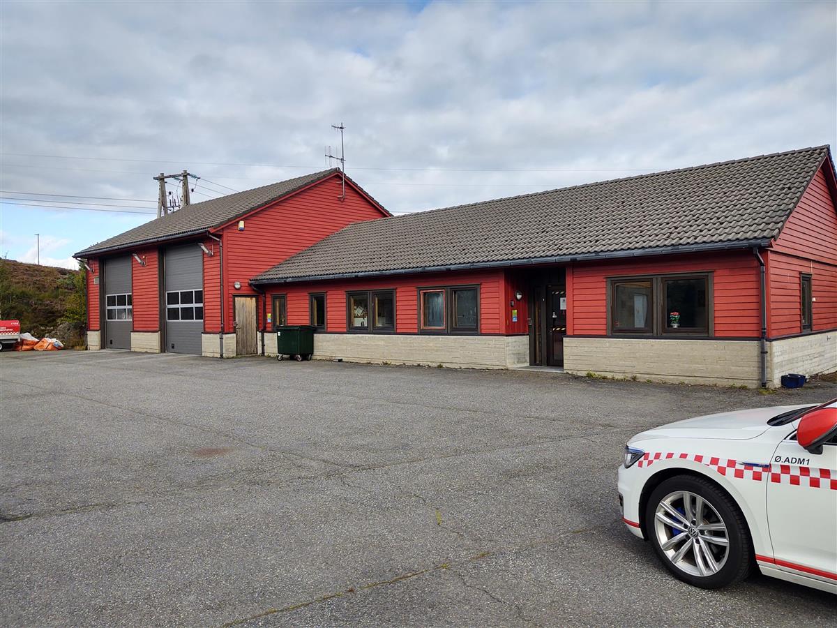 Dalsneset brannstasjon - Klikk for stort bilete
