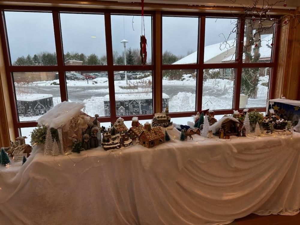 Julekrybba på Kvednatunet - Klikk for stort bilete