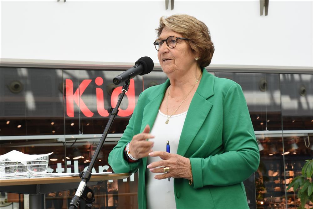 Berit Anita Knudtsen Larsen - Klikk for stort bilete