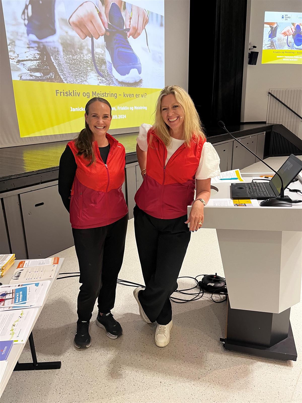 Medarbeidarar i friskliv og meistring, koordinator og forfattar av artikkelen, Linn Jeanette Waagbø, og spesialkonsulent/spesialfysioterapeut Janicke Hatland Engebretsen. - Klikk for stort bilete