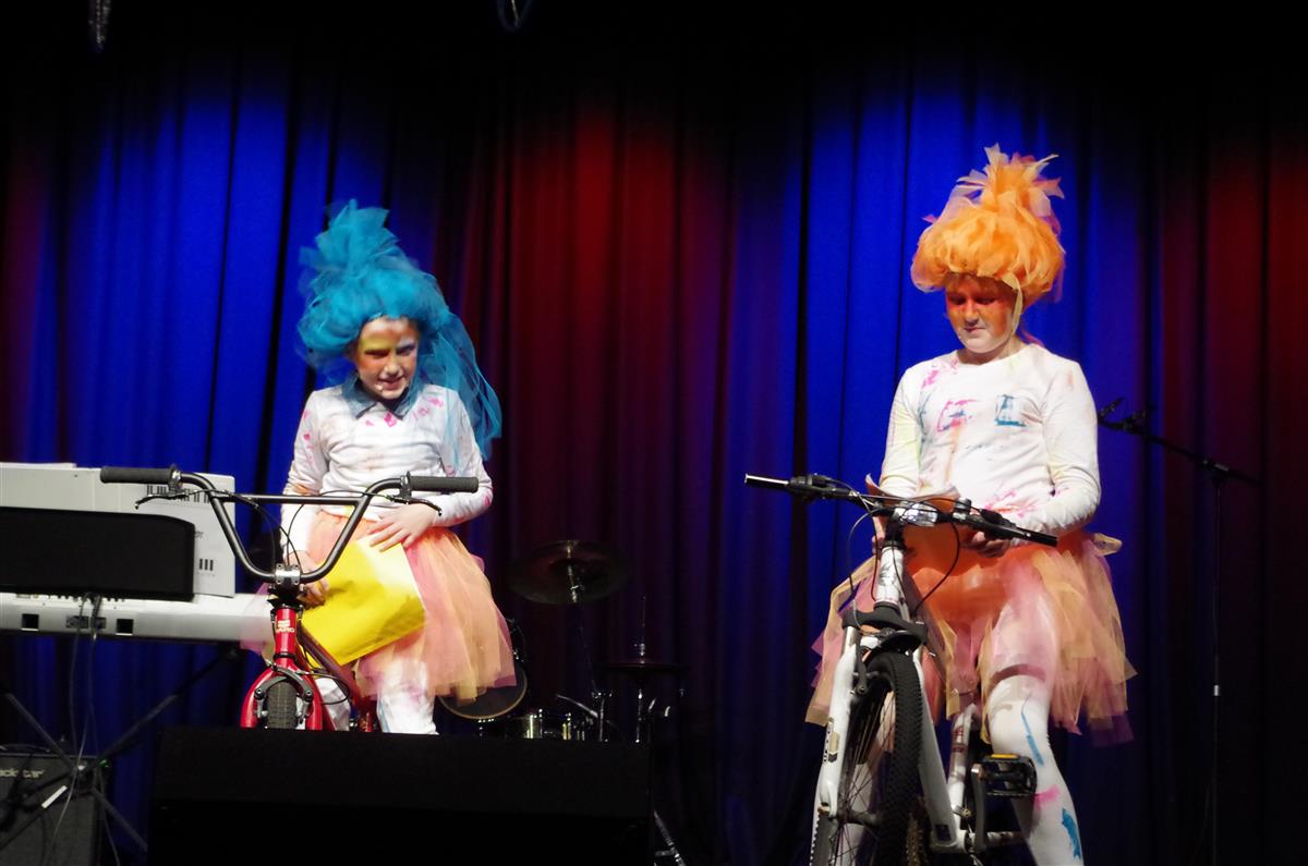Teater - Klikk for stort bilete