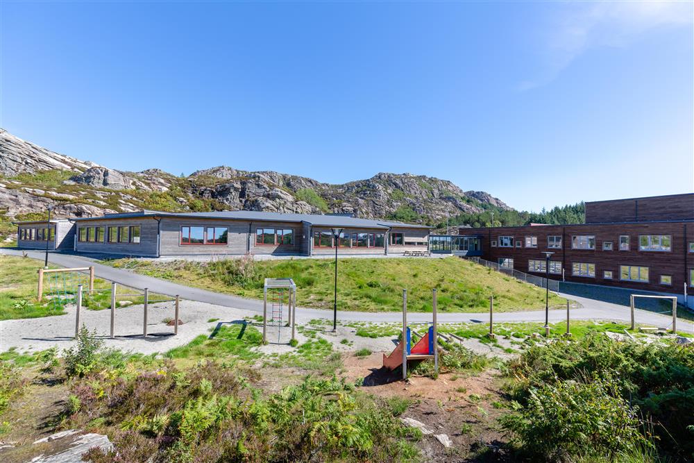 Stranda skule - Klikk for stort bilete
