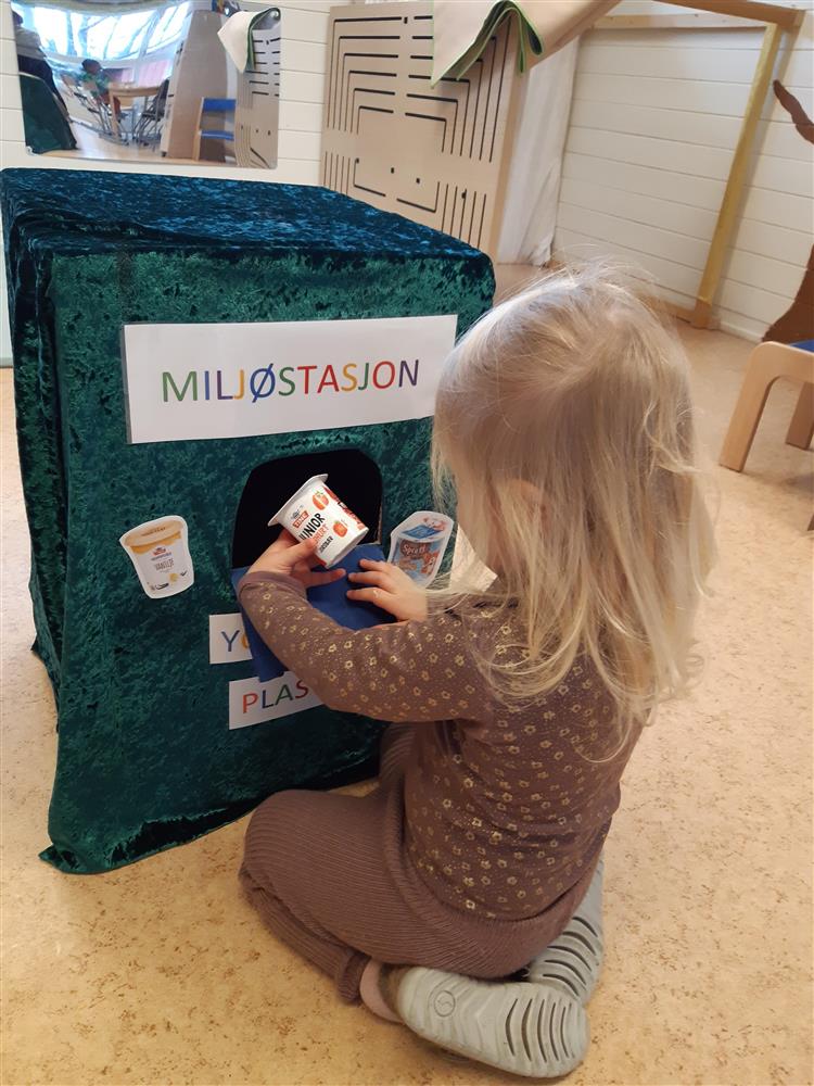 Miljøstasjon på avdelinga - Klikk for stort bilete